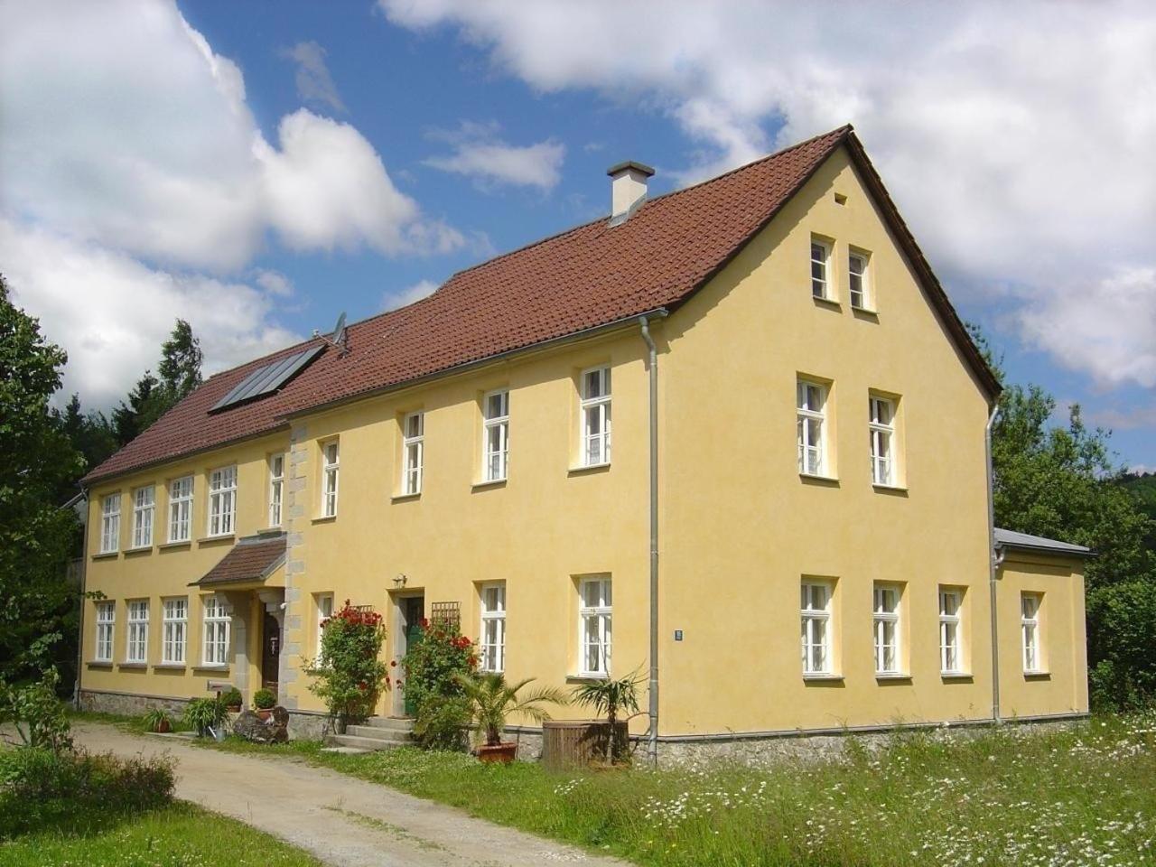 Ferienwohnung Altes Schulhaus In Leithen - Бернрид Екстериор снимка